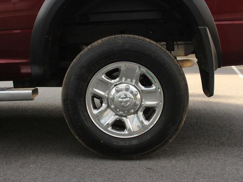 Used 2018 RAM 2500 Tradesman w/ Chrome Appearance Group AWD/4WD image 10