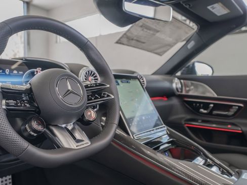 New 2026 Mercedes-Benz SL 63 AMG S e Performance 4MATIC image 8