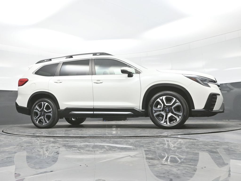 Used 2023 Subaru Ascent Limited AWD/4WD image 30