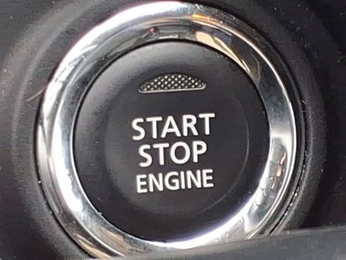 Used 2020 Mitsubishi Outlander AWD image 30