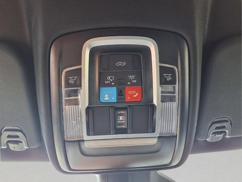 Used 2025 RAM 1500 Big Horn AWD/4WD image 25