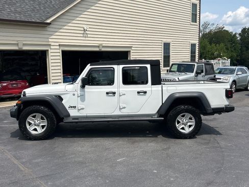 Used 2020 Jeep Gladiator Sport w/ Quick Order Package 24S AWD/4WD image 2