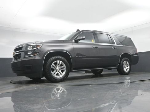 Used 2018 Chevrolet Suburban LT AWD/4WD image 66
