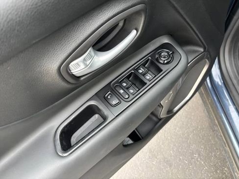 Used 2023 Jeep Renegade Latitude image 11