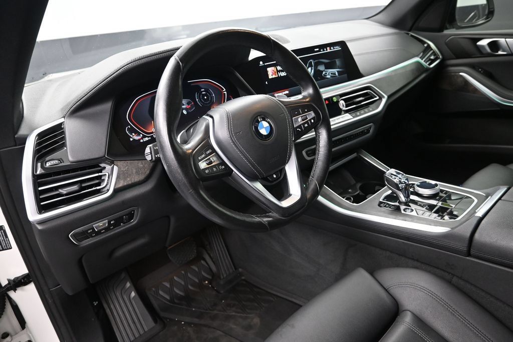 Used 2022 BMW X5 xDrive40i w/ Executive Package AWD/4WD image 12