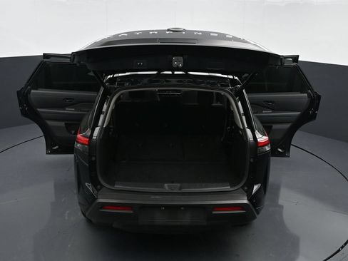 Used 2025 Nissan Pathfinder SV FWD image 41