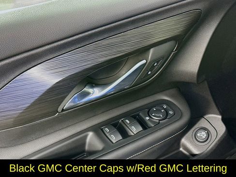 Used 2024 GMC Terrain SLE w/ Driver Convenience Package image 24