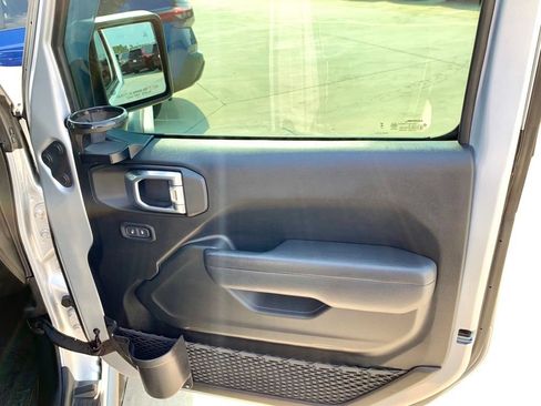 Used 2024 Jeep Wrangler Unlimited Sport AWD/4WD image 27