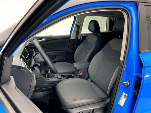 Certified 2025 Volkswagen Taos SE AWD/4WD image 25