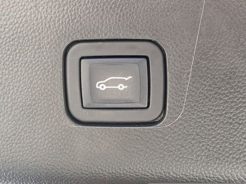 Certified 2023 Chevrolet Traverse Premier w/ Redline Edition image 14