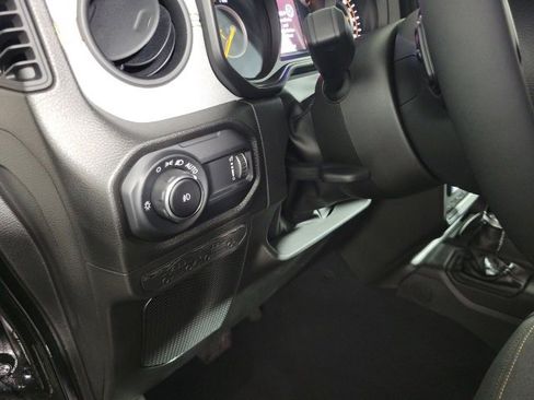 Certified 2024 Jeep Wrangler Sport S image 11