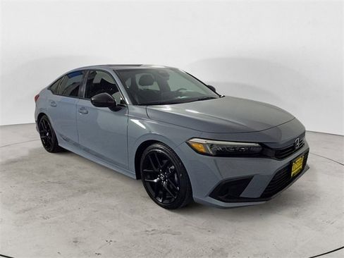 Used 2023 Honda Civic Sport image 7