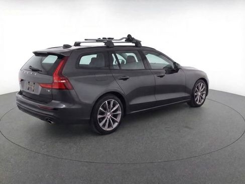 Used 2020 Volvo V60 T5 Momentum w/ Protection Package image 33