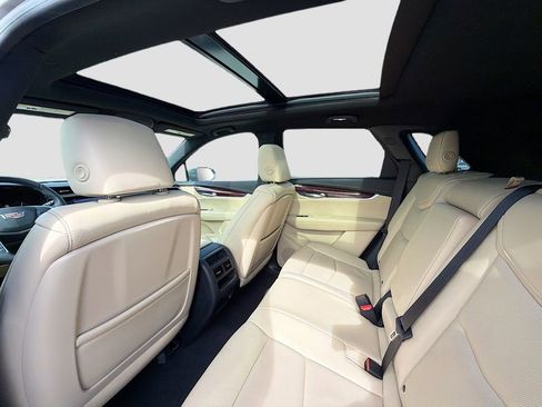 Used 2017 Cadillac XT5 Luxury w/ Driver Awareness Package image 26