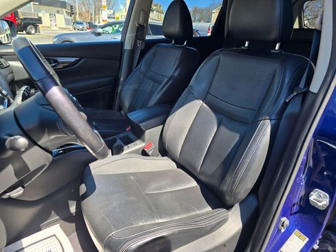 Used 2018 Nissan Rogue SL AWD/4WD image 9