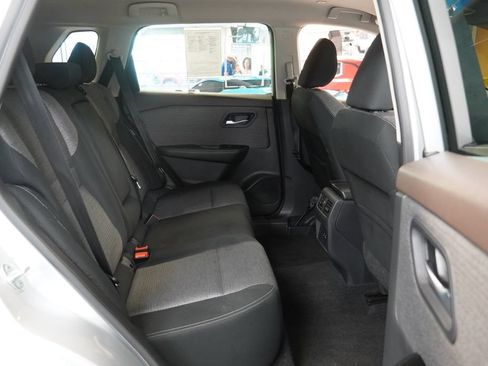 Used 2022 Nissan Rogue SV AWD/4WD image 30