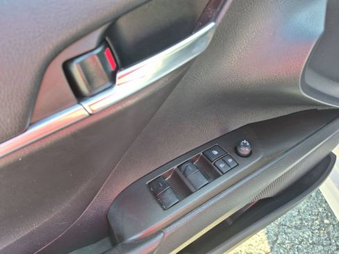 Used 2022 Toyota Camry SE FWD image 20
