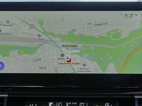 Used 2025 Toyota Sienna XLE image 35