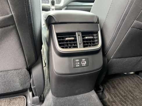 Used 2023 Subaru Outback Premium AWD/4WD image 38