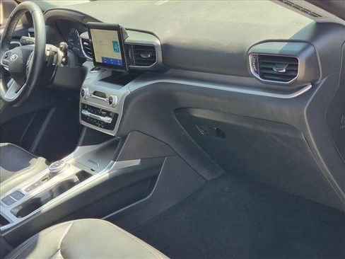 Used 2020 Ford Explorer XLT w/ Equipment Group 202A RWD image 19