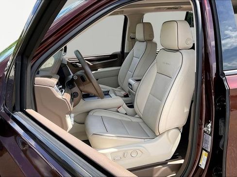 Used 2023 GMC Yukon Denali RWD image 15