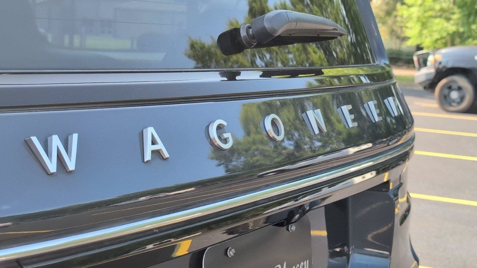Used 2023 Jeep Wagoneer 4WD w/ Premium Group I image 6
