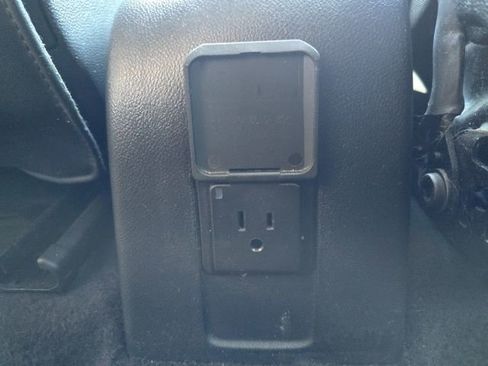 Used 2017 Chevrolet Trax LT w/ Sun & Sound Package image 33