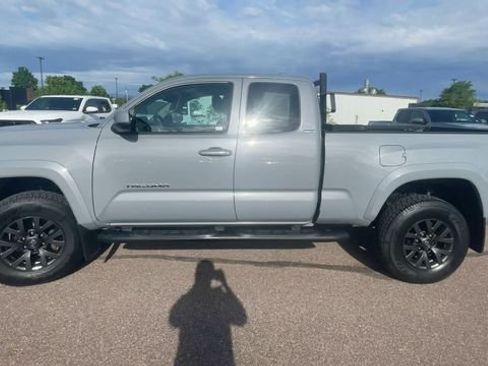 Certified 2021 Toyota Tacoma SR5 AWD/4WD image 5