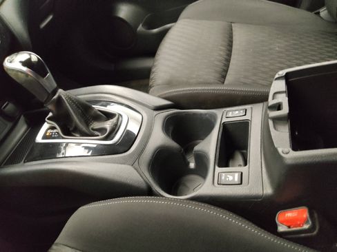 Used 2020 Nissan Rogue SV FWD image 26