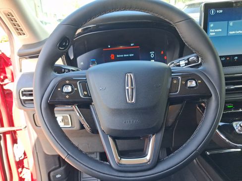 Certified 2025 Lincoln Corsair FWD image 15