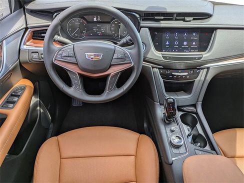 New 2025 Cadillac XT5 Premium Luxury image 17