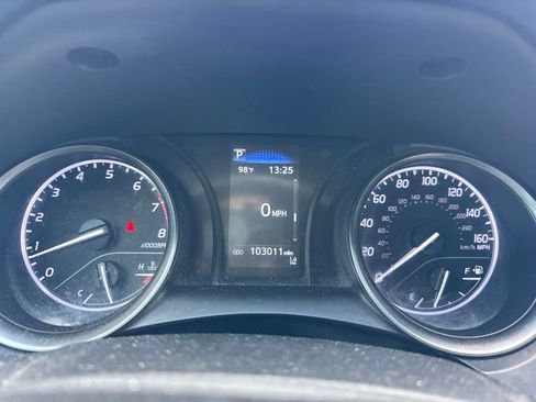Used 2021 Toyota Camry SE FWD image 13