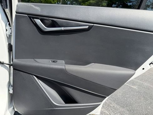 Certified 2025 Kia Niro EX FWD image 30