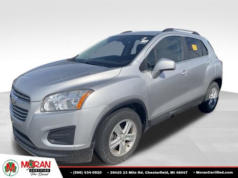 Used 2016 Chevrolet Trax LT w/ LT Convenience Package FWD image 9
