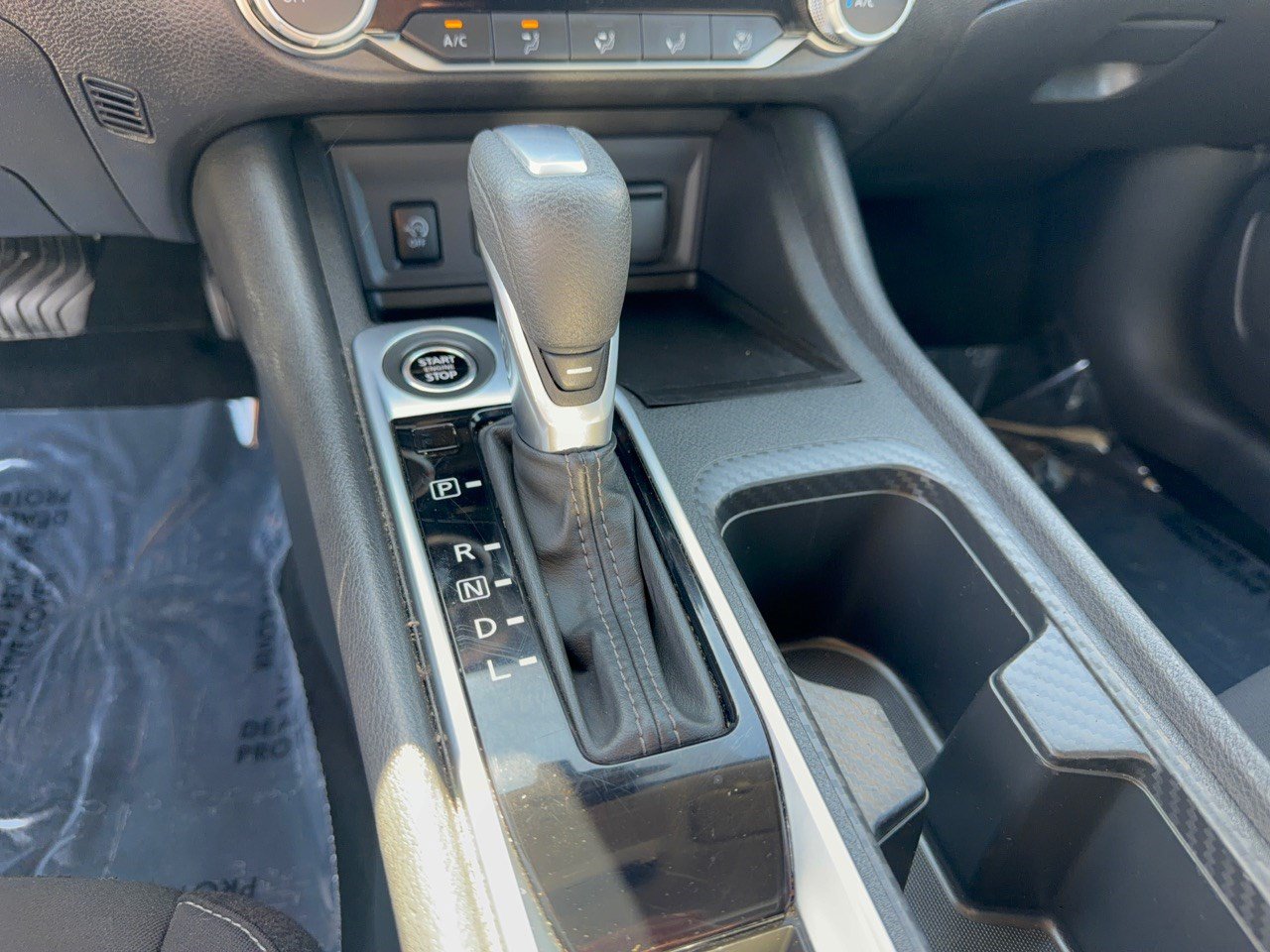 Used 2025 Nissan Sentra SV FWD image 21
