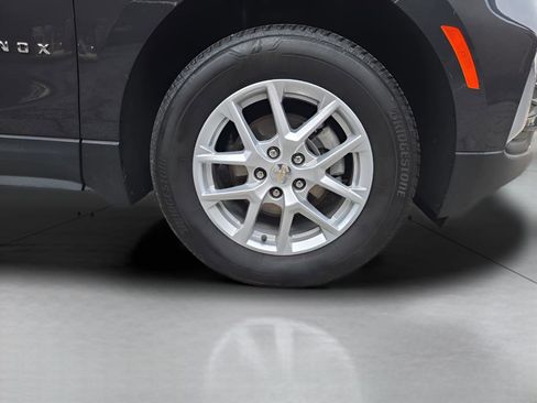 Used 2023 Chevrolet Equinox LT image 2