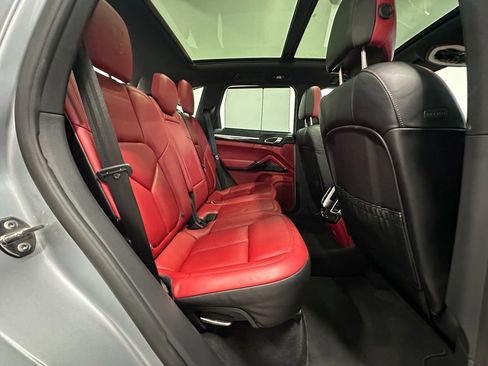 Used 2017 Porsche Cayenne Platinum Edition AWD/4WD image 17