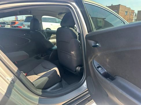 Used 2017 Chevrolet Volt LT w/ Comfort Package image 16