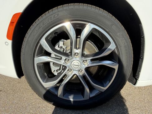 New 2026 Chrysler Pacifica Pinnacle FWD image 26