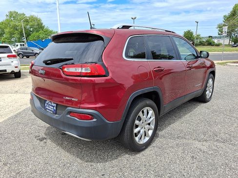 Used 2017 Jeep Cherokee Limited AWD/4WD image 6