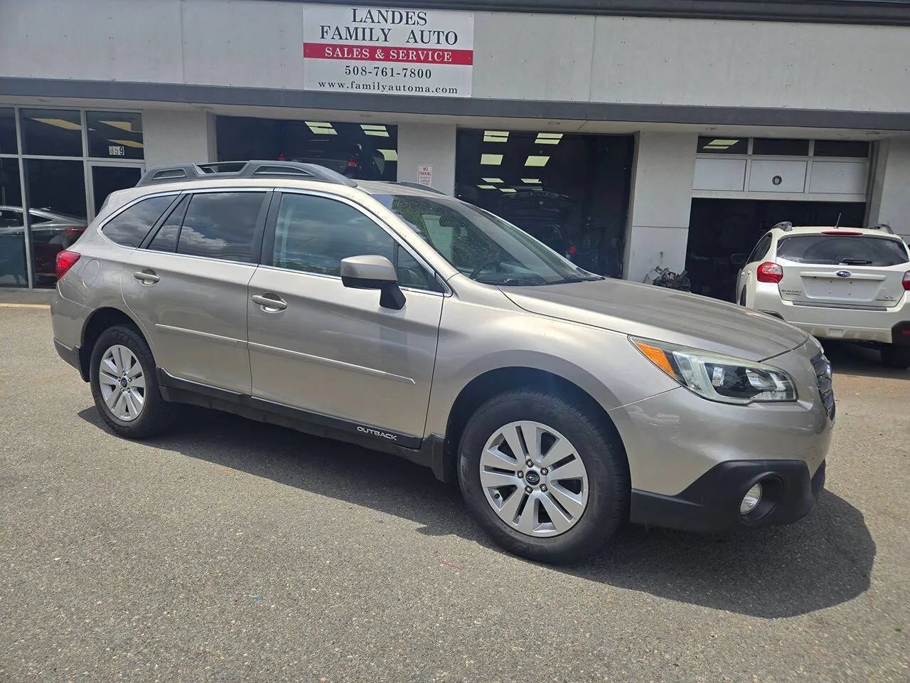 Used 2016 Subaru Outback 2.5i Premium AWD/4WD image 21