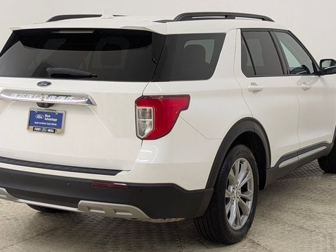 Certified 2022 Ford Explorer XLT w/ Equipment Group 202A image 9