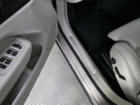 New 2026 Volvo XC60 B5 Ultra w/ Protection Package Premier image 8