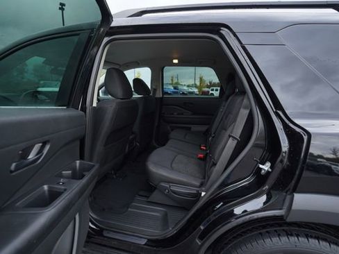 Used 2023 Nissan Pathfinder SV image 15