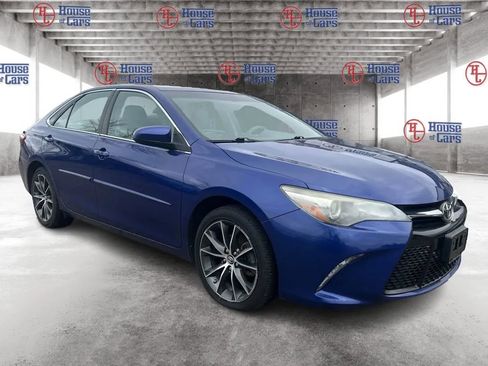 Used 2015 Toyota Camry XSE w/ Moonroof Package FWD image 3