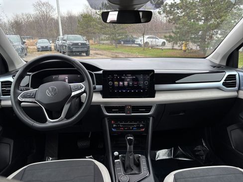 Used 2025 Volkswagen Taos SE AWD/4WD image 35