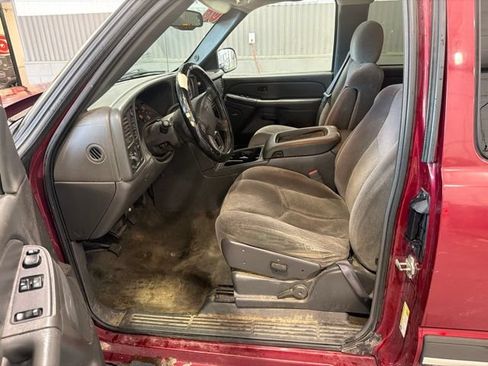 Used 2006 Chevrolet Silverado 1500 LT w/ Light Duty Power Package AWD/4WD image 16