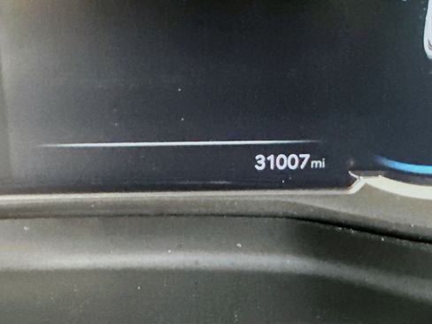 Used 2025 Genesis G70 2.5T image 18