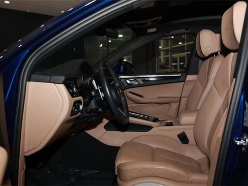 Used 2023 Porsche Macan w/ Premium Package Plus image 12