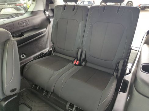 Used 2022 Jeep Grand Cherokee L Laredo w/ Luxury Tech Group I RWD image 29